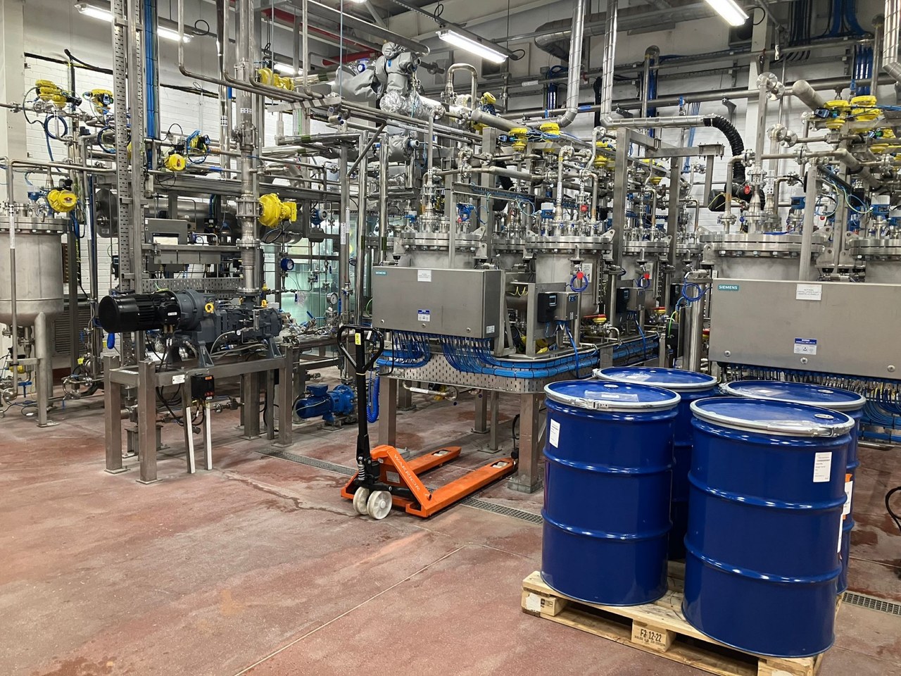 Pipework and instrumentation inside an industrial process plant